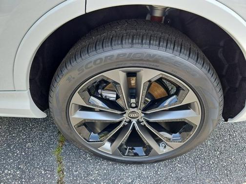 2025 Audi Q7 Premium Plus