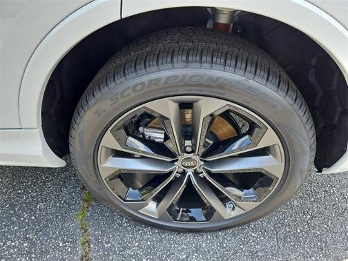 2025 Audi Q7 Premium Plus