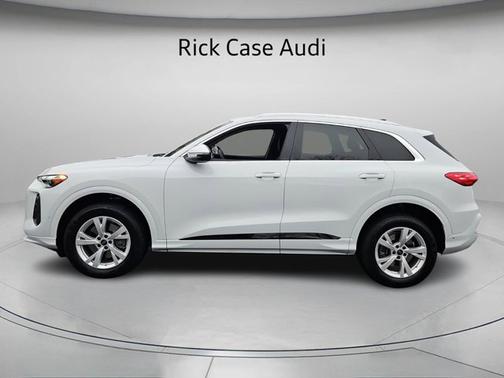 2025 Audi Q5 Premium TFSI quattro S tronic