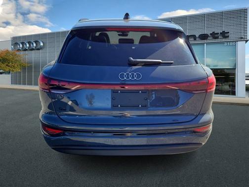 2025 Audi Q6 e-tron Premium Plus