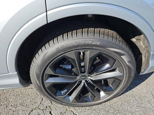 2025 Audi Q7 Premium Plus