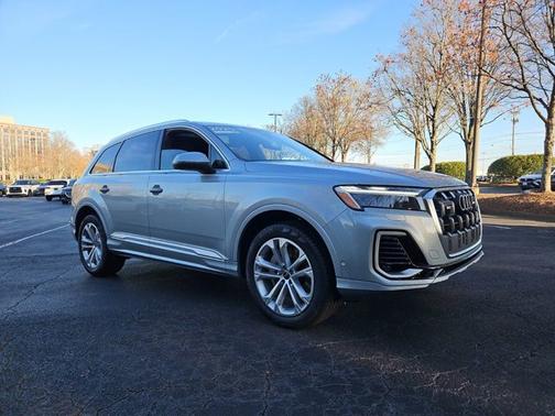 2025 Audi Q7 Premium Plus