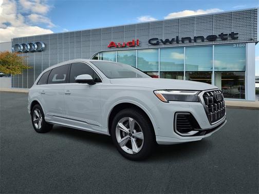 2025 Audi Q7 Premium
