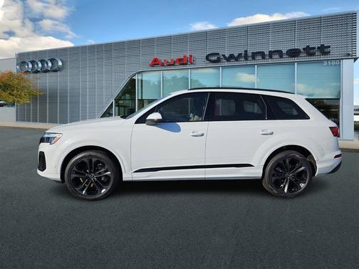2025 Audi Q7 Premium Plus