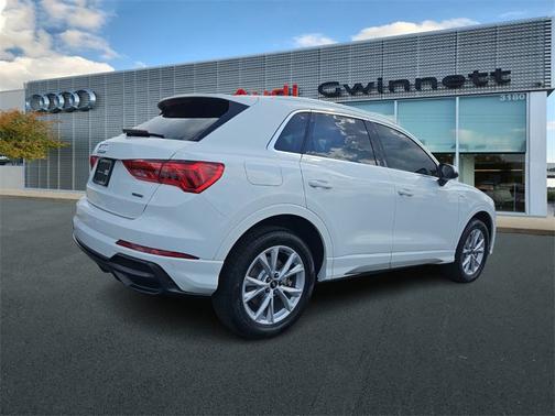 2022 Audi Q3 S line Premium