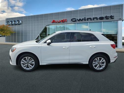 2022 Audi Q3 S line Premium