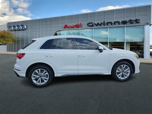 2022 Audi Q3 S line Premium