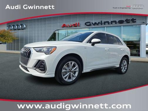2022 Audi Q3 S line Premium
