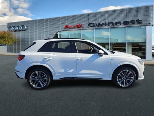 2025 Audi Q3 Premium 45 TFSI S line quattro Tiptronic
