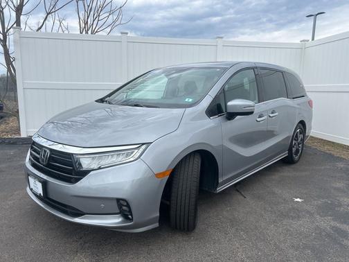 Lunar Silver Metallic 2023 Honda Odyssey