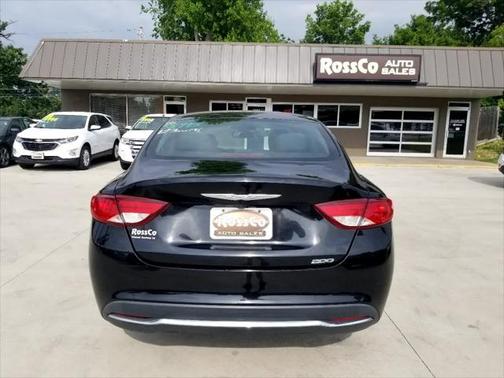 2016 Chrysler 200 Limited