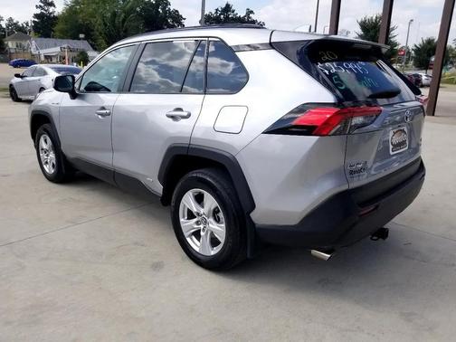 2020 Toyota RAV4 Hybrid XLE
