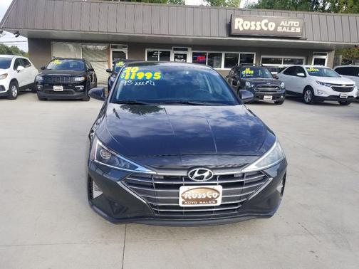 2020 Hyundai ELANTRA SE