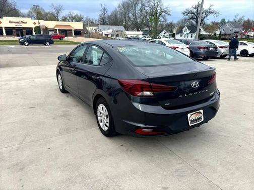 2020 Hyundai ELANTRA SE