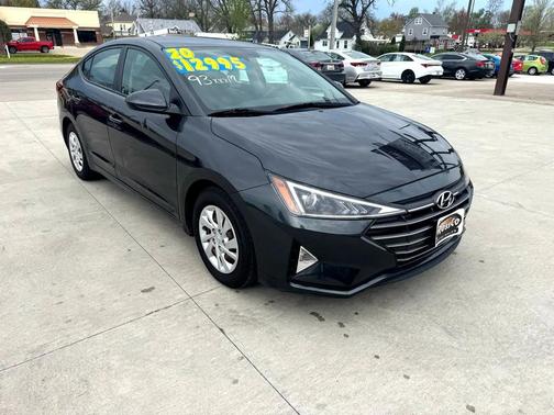 2020 Hyundai ELANTRA SE