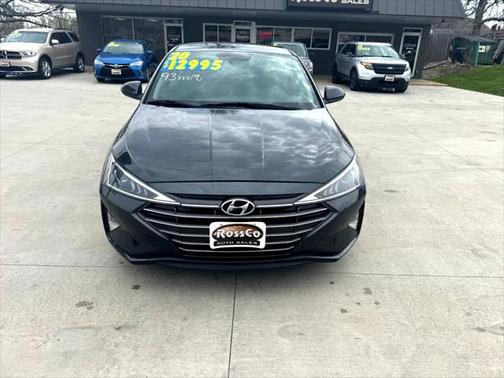 2020 Hyundai ELANTRA SE
