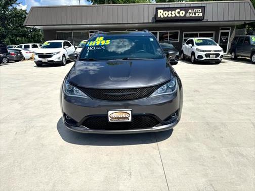 2018 Chrysler Pacifica Touring Plus