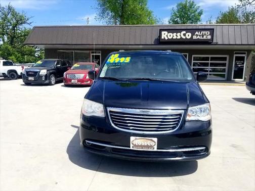 2013 Chrysler Town & Country Touring