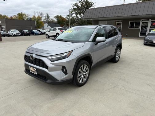 2022 Toyota RAV4 XLE Premium