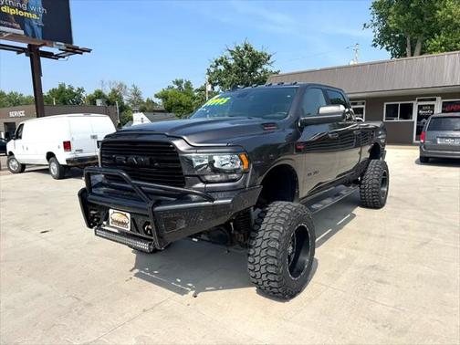 2020 RAM 2500 Big Horn Crew Cab 4X4 6'4' Box