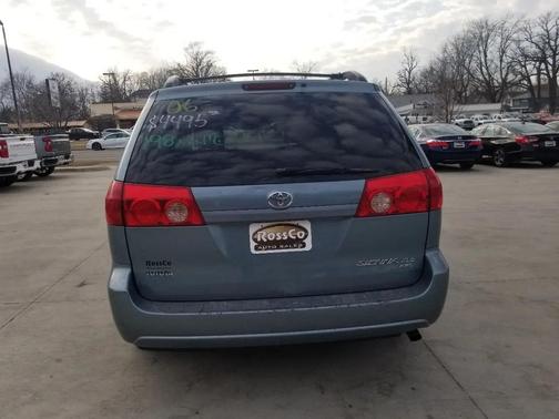 2006 Toyota Sienna XLE
