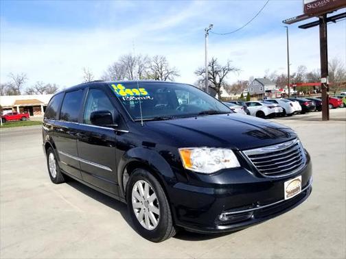 2016 Chrysler Town & Country Touring