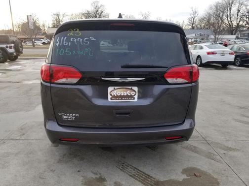 2023 Chrysler Voyager LX