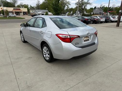 Classic Silver Metallic 2016 Toyota Corolla LE