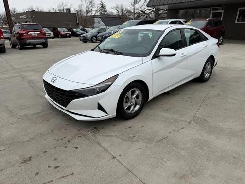 2021 Hyundai ELANTRA SE
