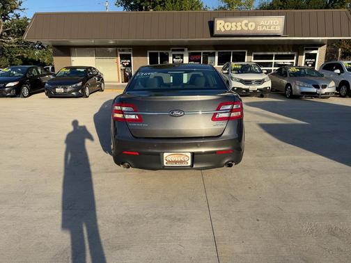 2017 Ford Taurus SEL