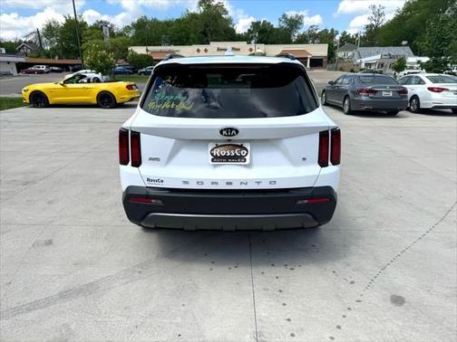 2021 Kia Sorento S