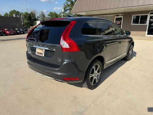Gray 2015 Volvo XC60 T6 Platinum