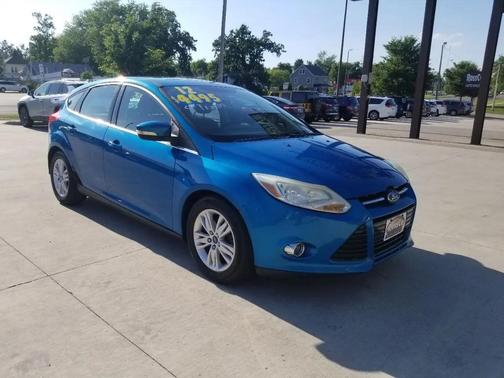 Blue 2012 Ford Focus SEL