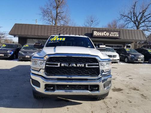 2021 RAM 2500 Tradesman Crew Cab 4x4 6'4' Box