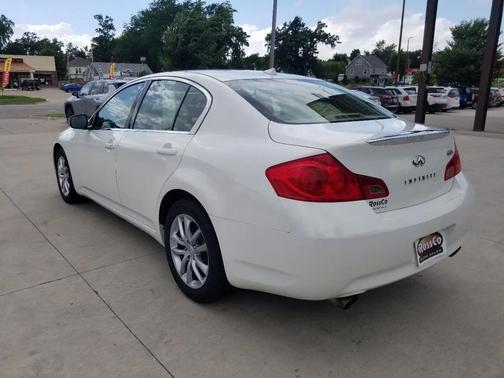 Moonlight White 2009 INFINITI G37x Base