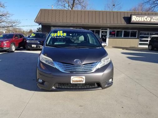 2015 Toyota Sienna XLE