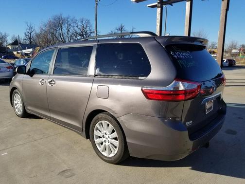 2015 Toyota Sienna XLE