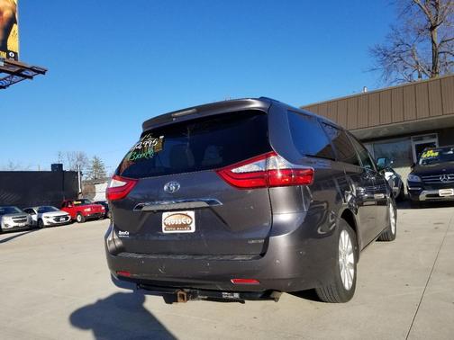 2015 Toyota Sienna XLE