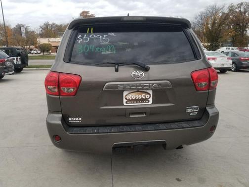 2011 Toyota Sequoia SR5