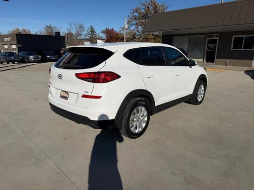 2021 Hyundai TUCSON SE