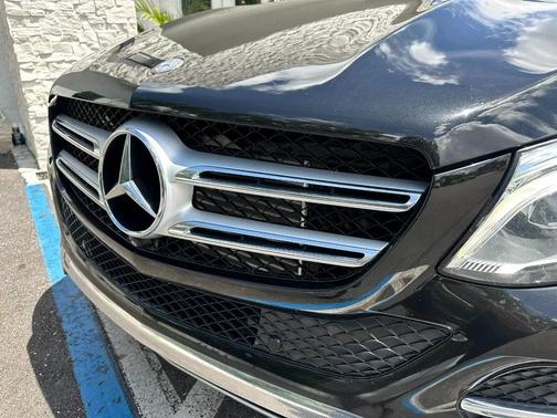 2016 Mercedes-Benz GLE-Class GLE 300d 4MATIC
