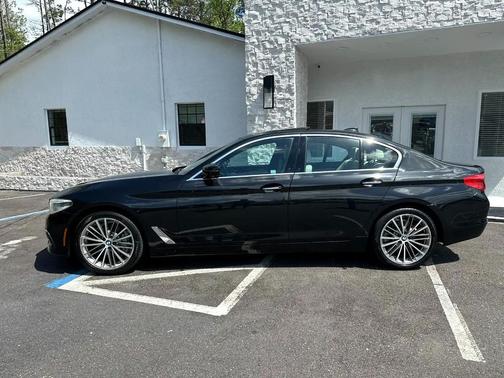 2017 BMW 530 530i Sedan