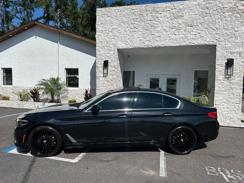 2017 BMW 530 530i Sedan