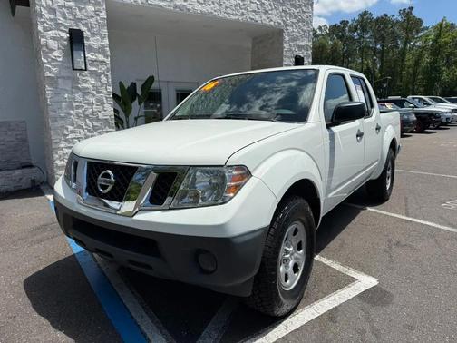 White 2016 Nissan Frontier S