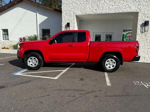 2022 Nissan Frontier S