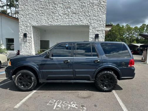 2004 Lincoln Navigator Luxury