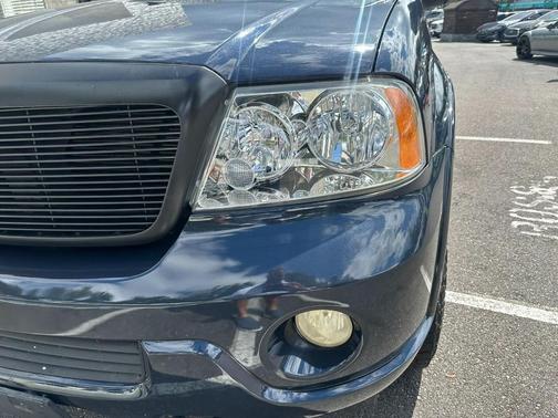 2004 Lincoln Navigator Luxury