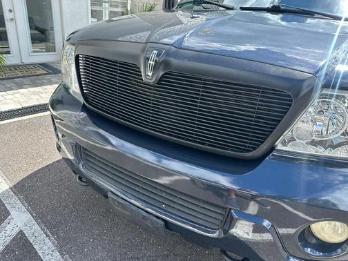 2004 Lincoln Navigator Luxury