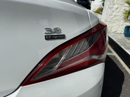 2013 Hyundai Genesis Coupe 3.8 R-Spec