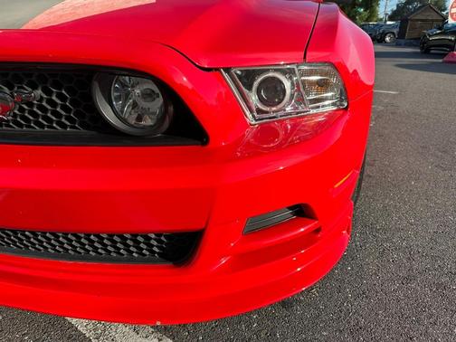 2014 Ford Mustang V6